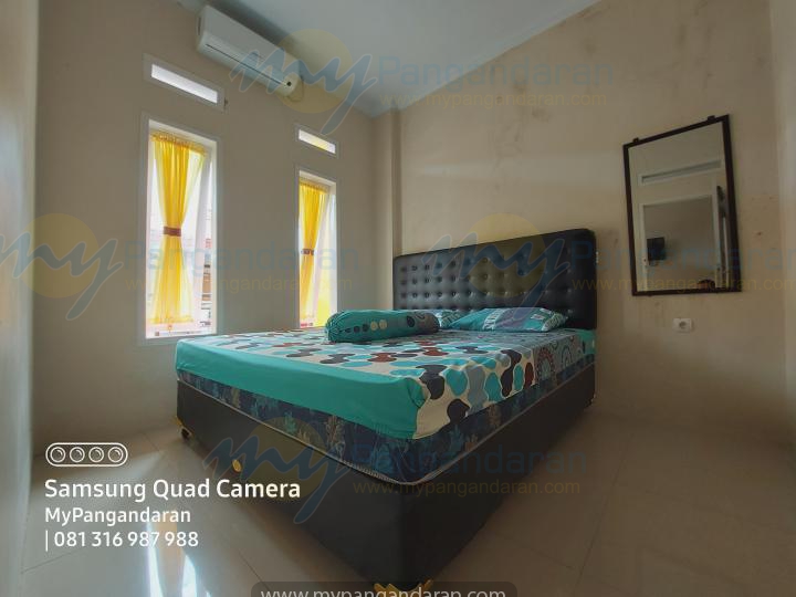  Tampilan Kamar Tidur Pondok Alin 2 Pangandaran<br />
DI lengkapi dengan AC, dan Bed ukuran 180x200