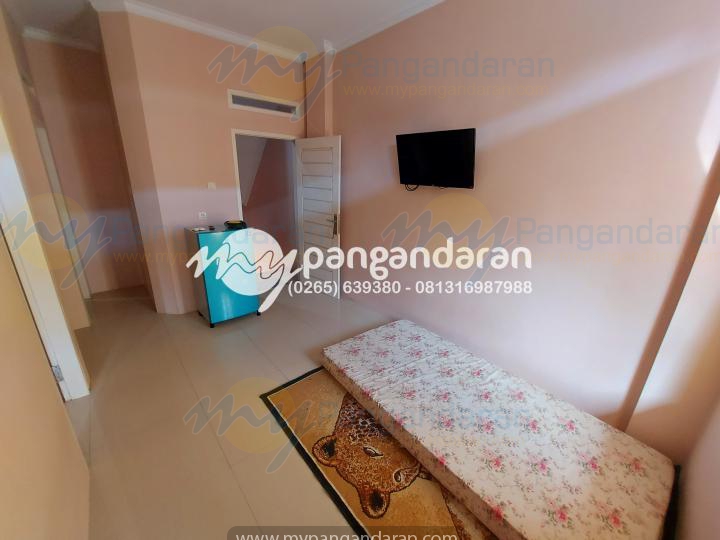  Tampilan Ruang Keluarga Pondok Alin 2 Pangandaran<br />
DI lengkapi dengan TV, Kulkas dan Free Extra Bed 1