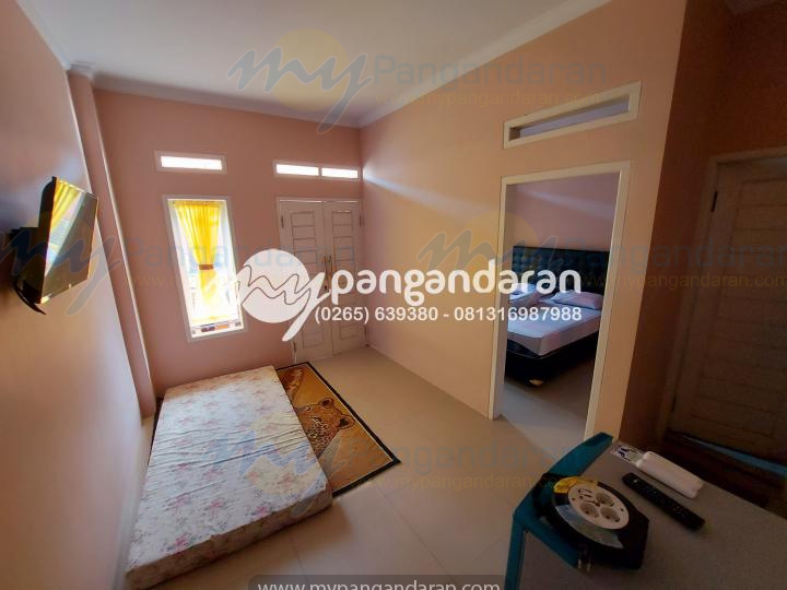  Tampilan Ruang Keluarga Pondok Alin 2 Pangandaran<br />
DI lengkapi dengan TV, Kulkas dan Free Extra Bed 1