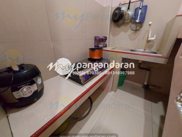  Tampilan Dapur Siap Pakai Pondok Alin 2 Pangandaran<br />
DI lengkapi Rice Cooker, Alat Masak dan Alat Makan
